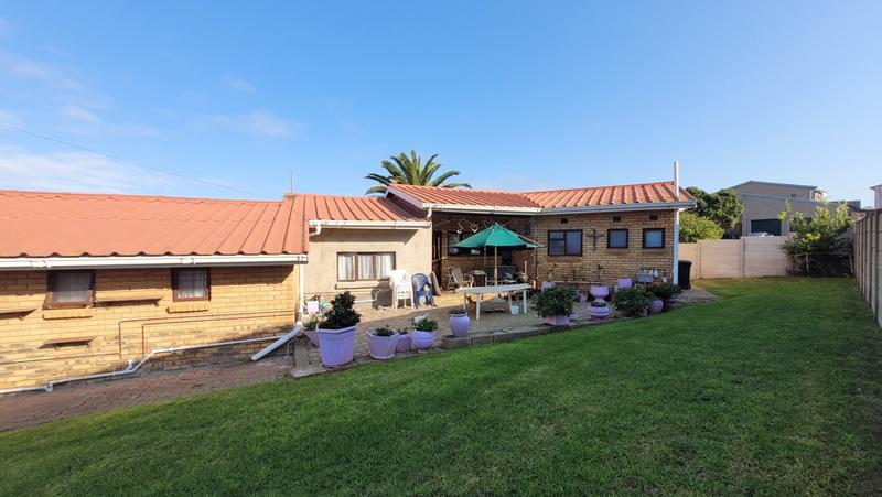 3 Bedroom Property for Sale in Dana Bay Western Cape